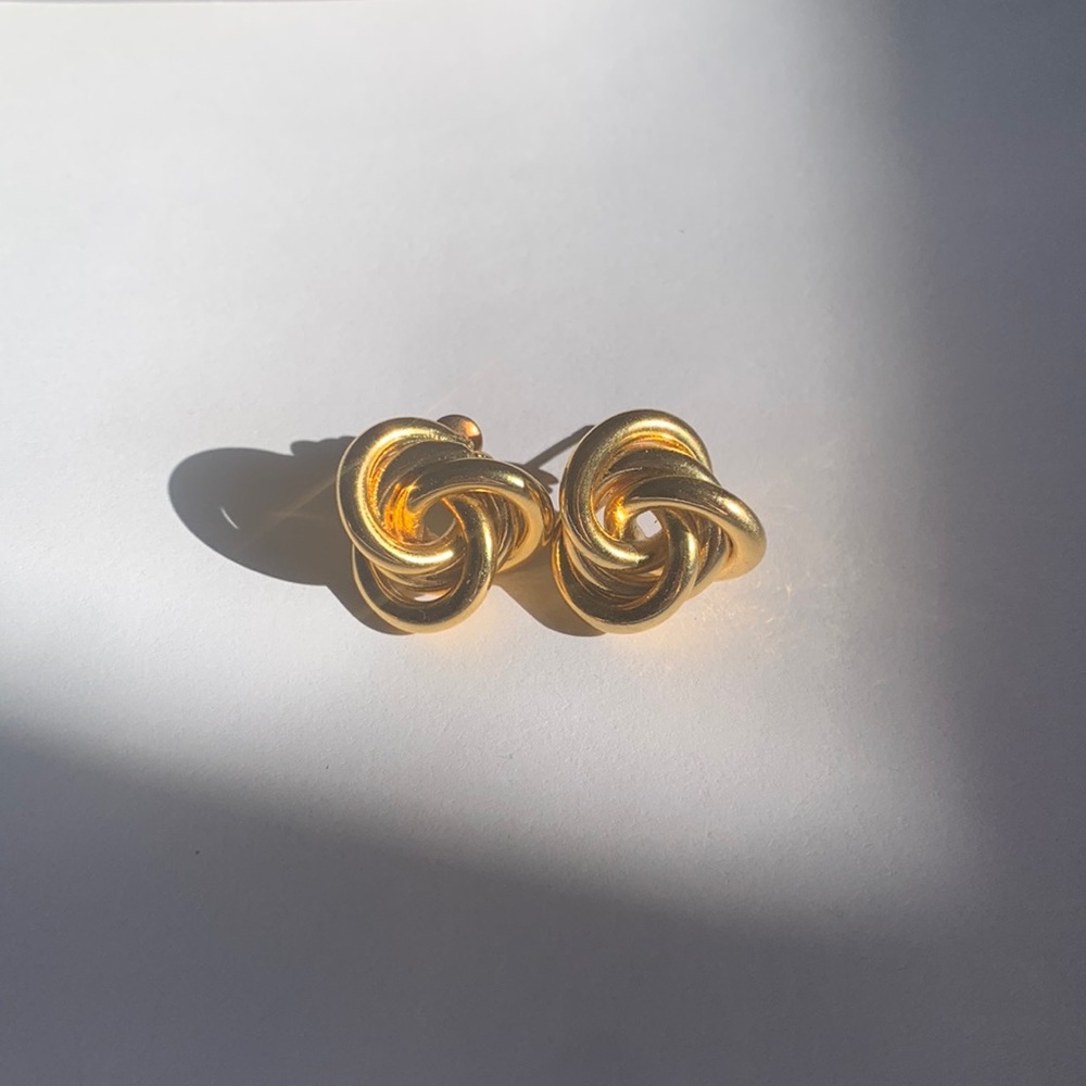 Chunky gold knot earrings